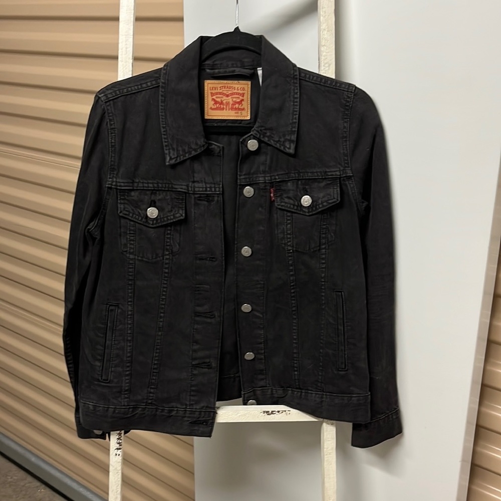 Black denim Levi’s jacket